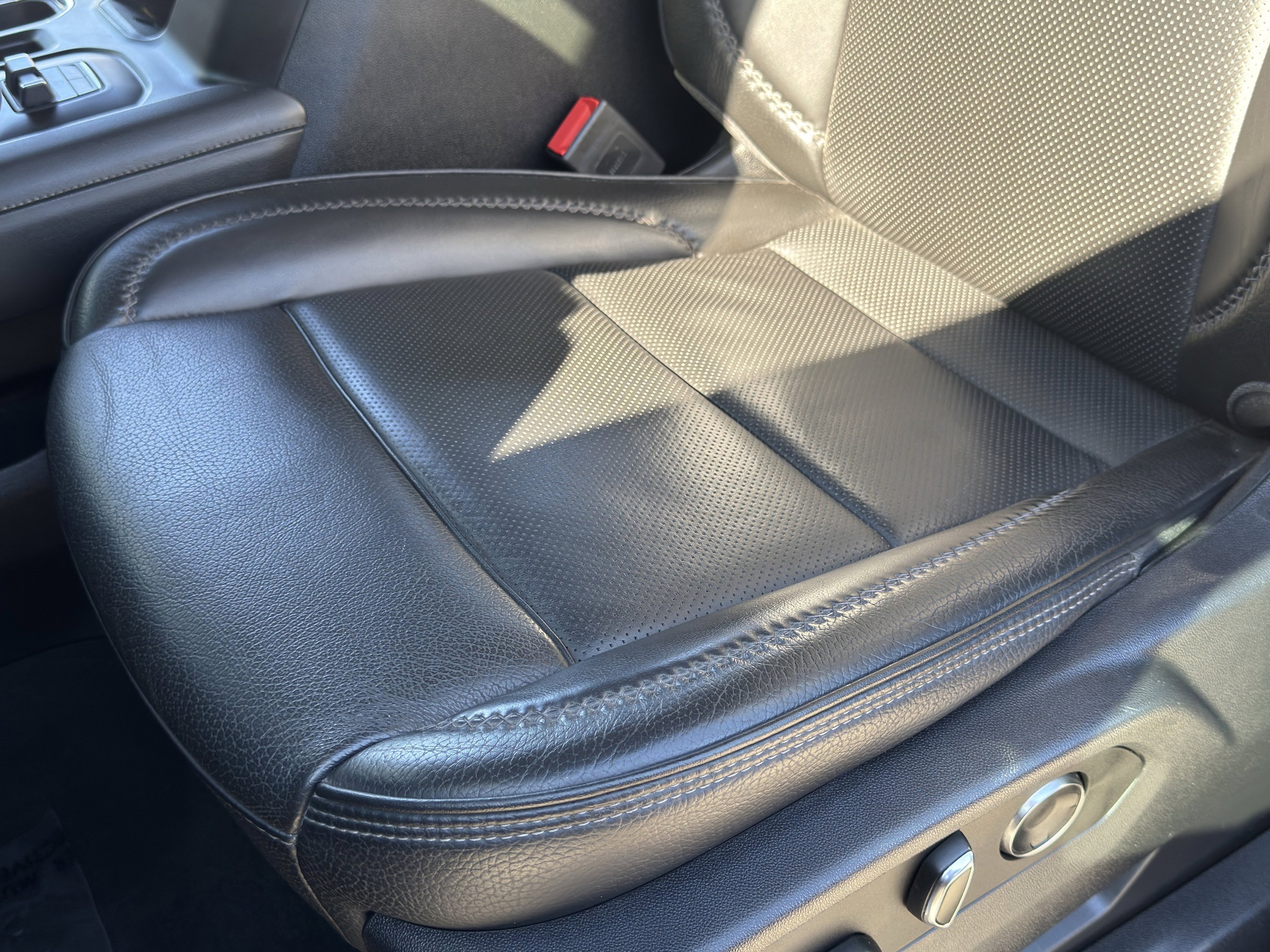 Used 2024 GMC Sierra 3500 Denali w/ Denali Reserve Package image 36