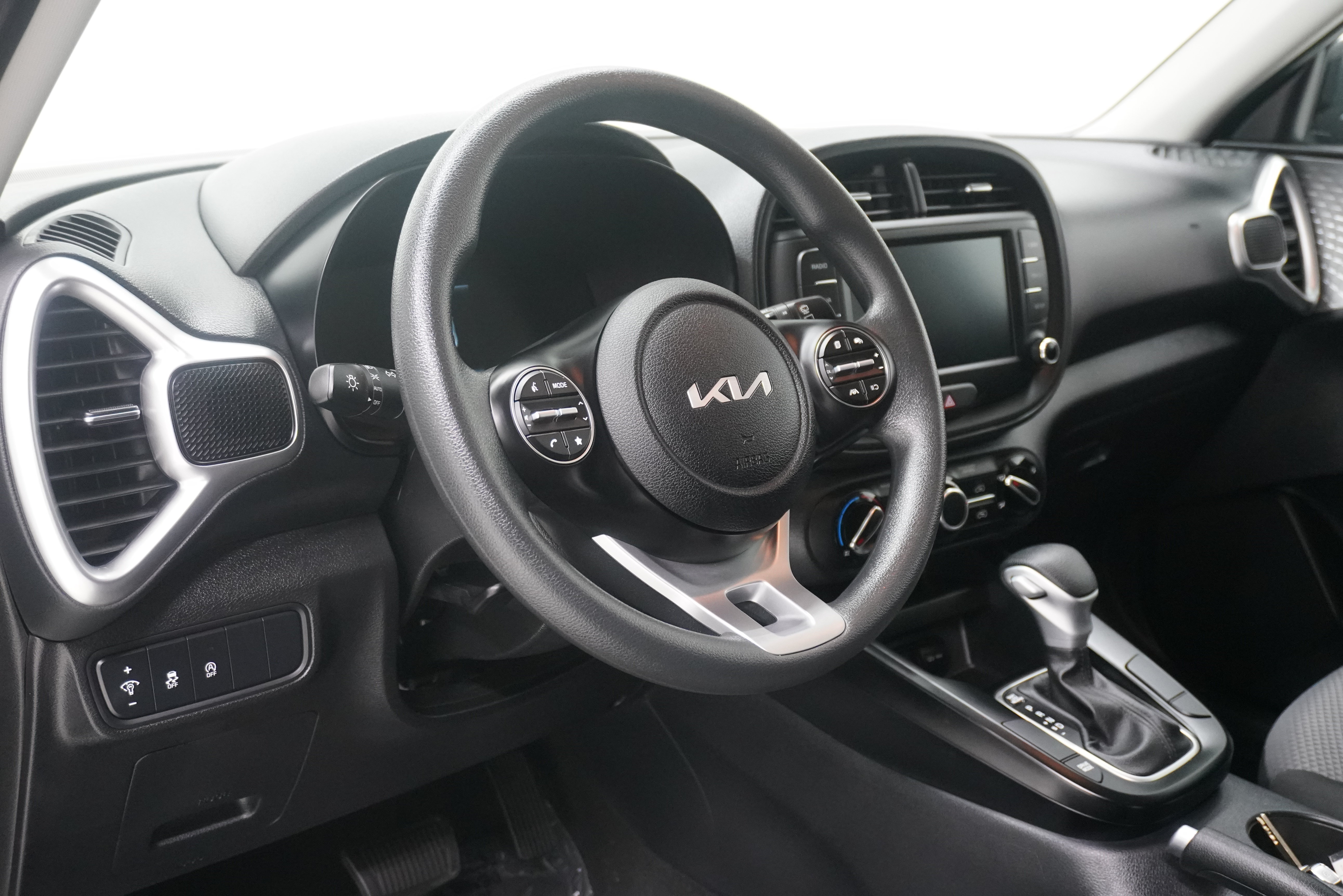 Used 2025 Kia Soul S FWD image 10