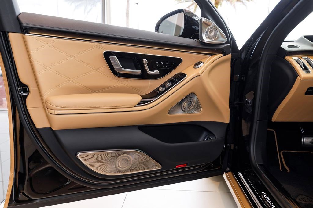 Used 2023 Mercedes-Benz Maybach S 680 4MATIC image 33