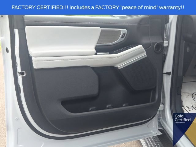 Used 2025 Ford Expedition Platinum AWD/4WD image 32