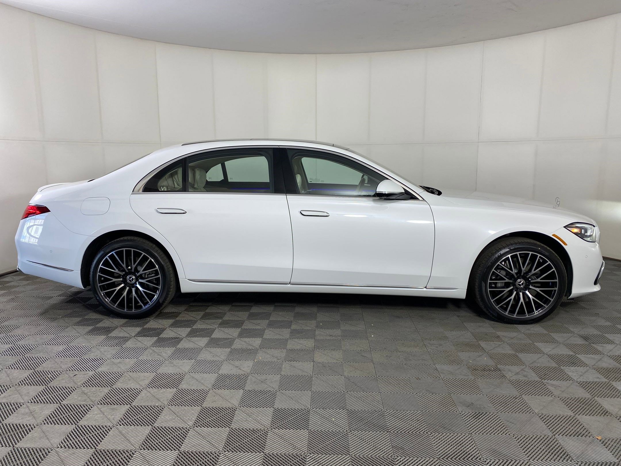 New 2026 Mercedes-Benz S 580 4MATIC Sedan image 8