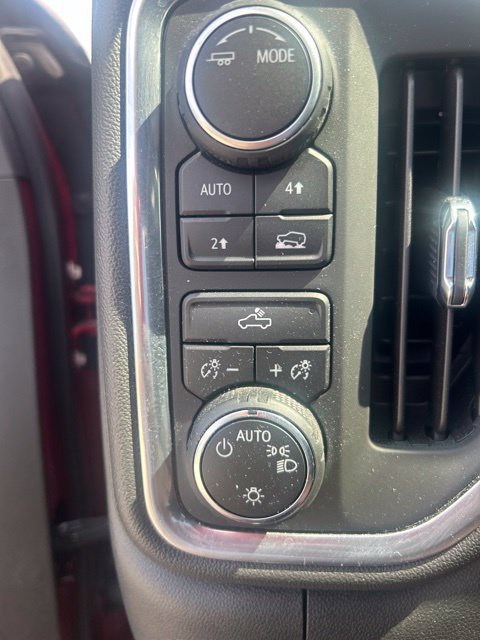 Used 2022 Chevrolet Silverado 1500 LT AWD/4WD image 39
