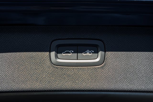 New 2026 Volvo XC90 B6 Plus w/ Protection Package Premier image 11