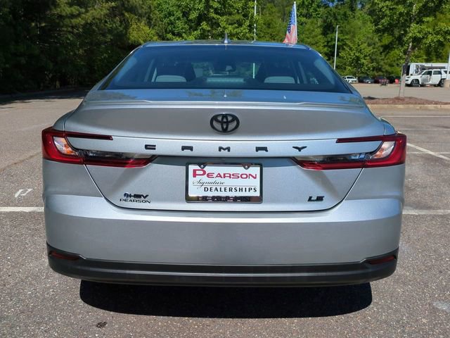 Used 2025 Toyota Camry LE w/ Convenience Package FWD image 5