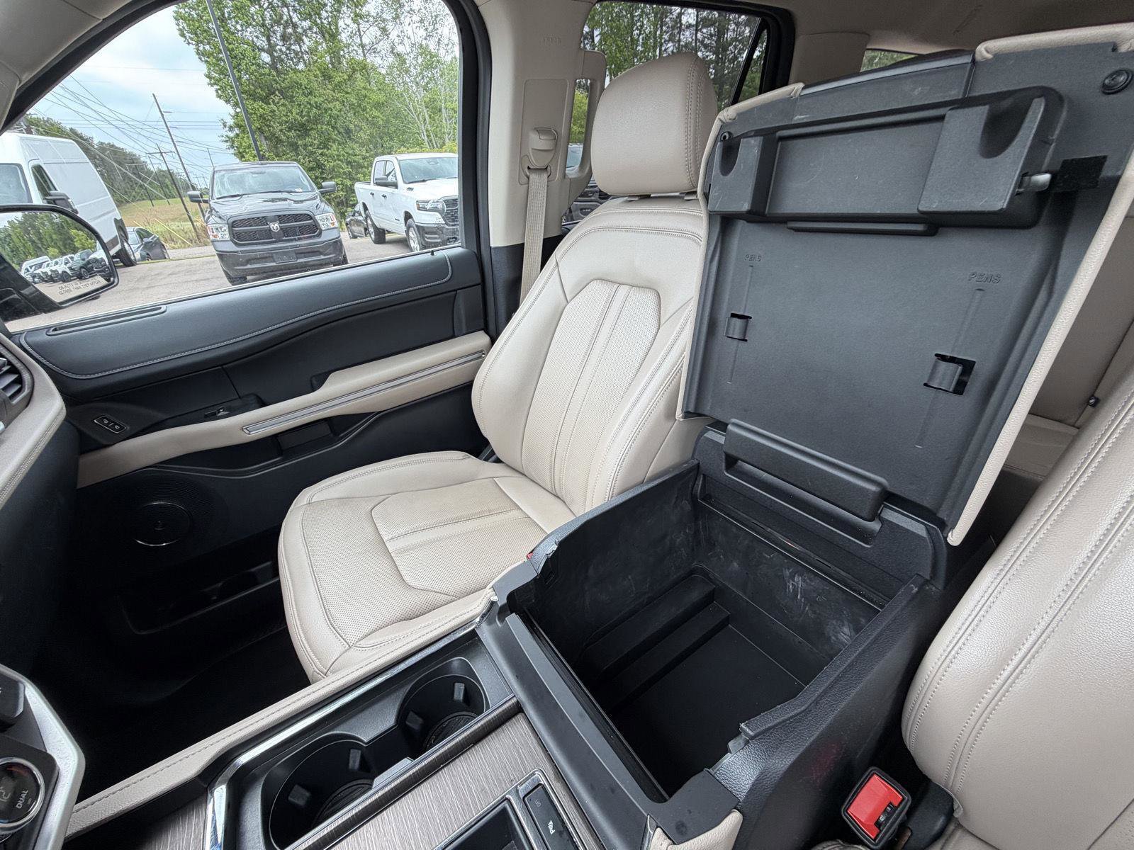 Used 2024 Ford Expedition Max Limited RWD image 14