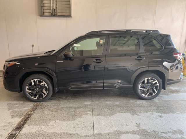 Used 2025 Subaru Forester Limited AWD/4WD image 9