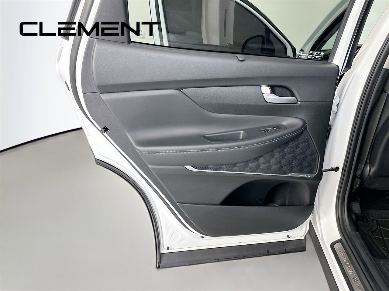 Used 2021 Hyundai Santa Fe Limited FWD image 32