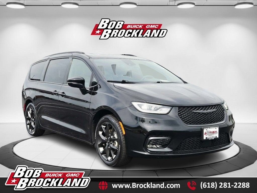Used 2025 Chrysler Pacifica Limited FWD image 1