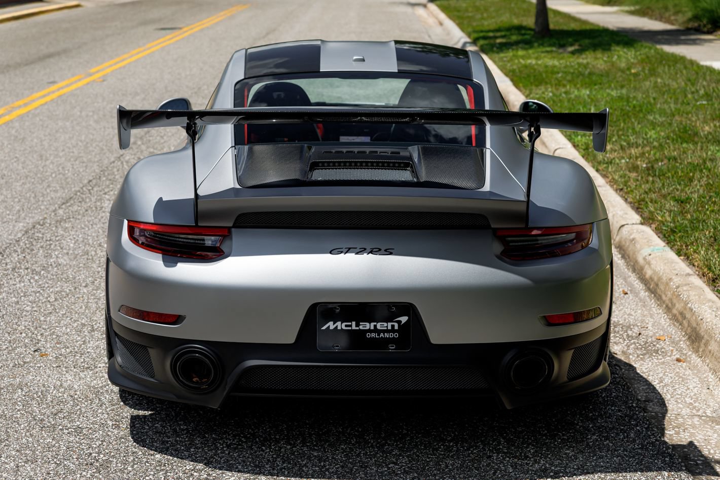 Used 2018 Porsche 911 GT2 RS w/ Weissach Package RWD image 29