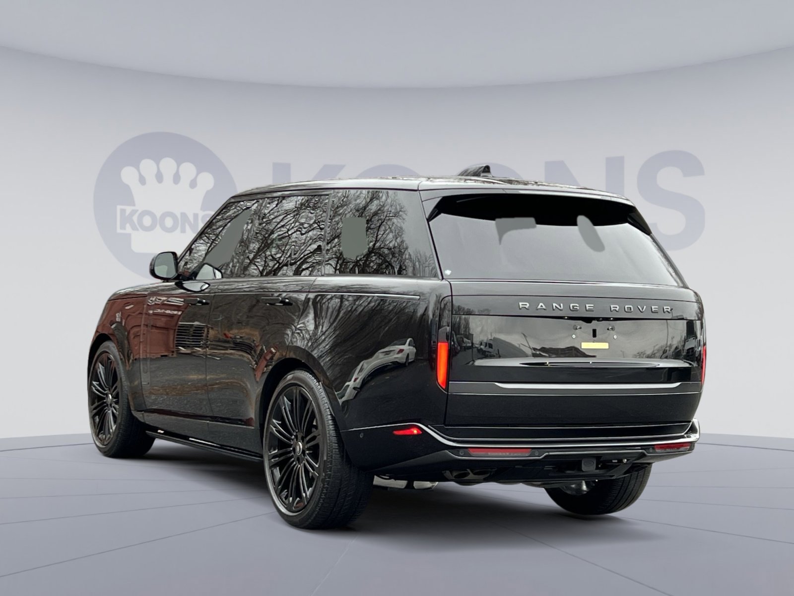 Used 2025 Land Rover Range Rover Autobiography image 4