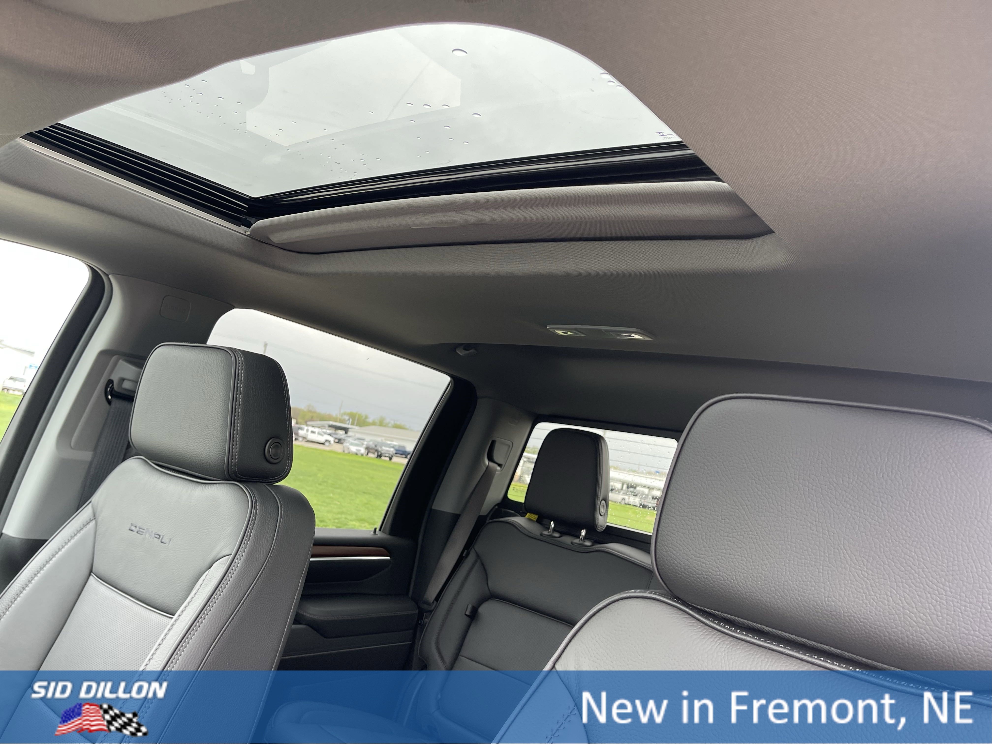 New 2025 GMC Sierra 2500 Denali w/ Denali Reserve Package image 10