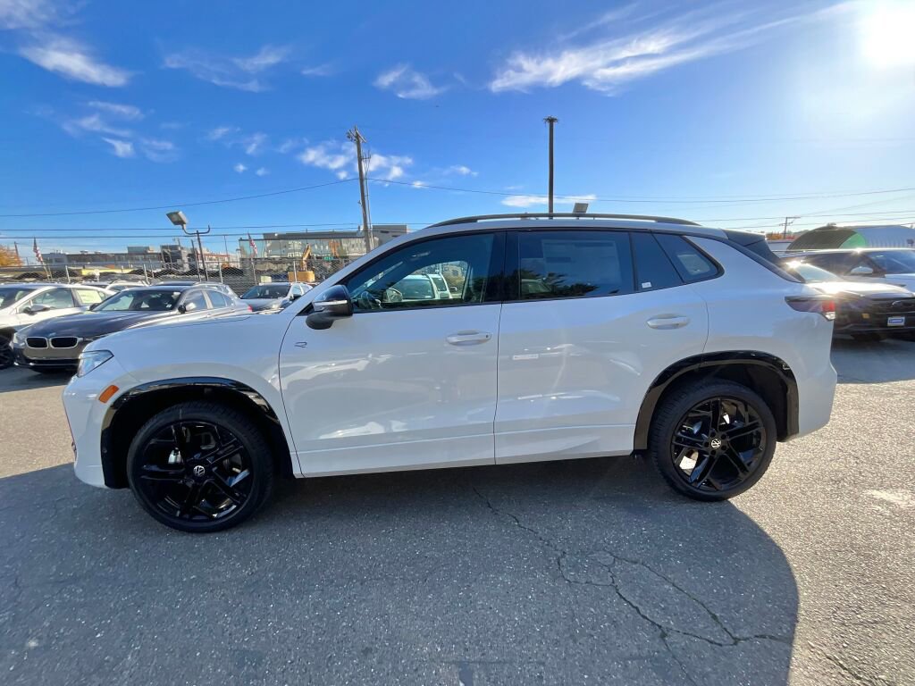 New 2025 Volkswagen Tiguan SE R-Line image 5