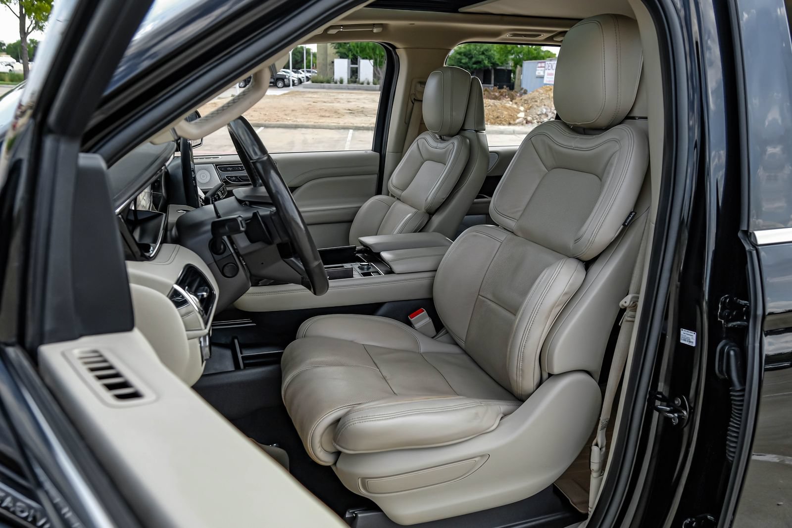 Used 2020 Lincoln Navigator L Reserve w/ Equipment Group 208A Reserve AWD/4WD image 38