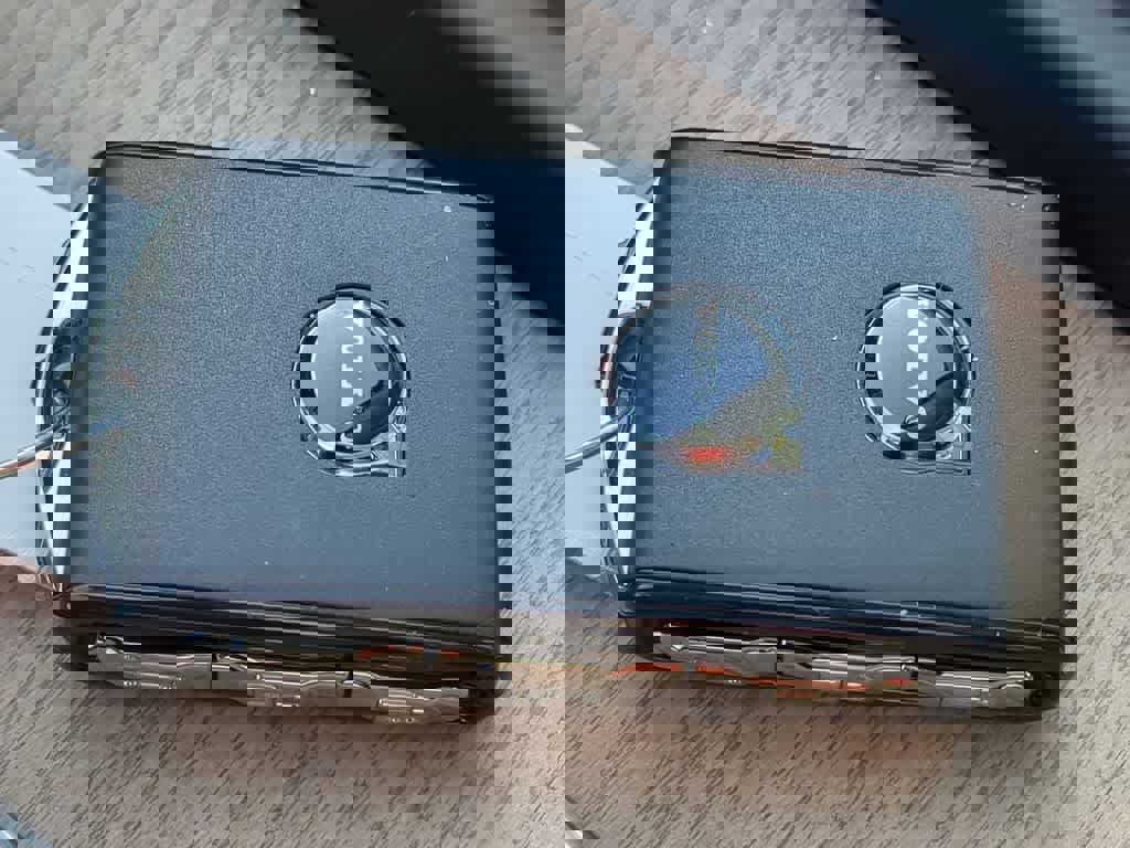 New 2026 Volvo XC60 B5 Plus w/ Protection Package Premier image 32