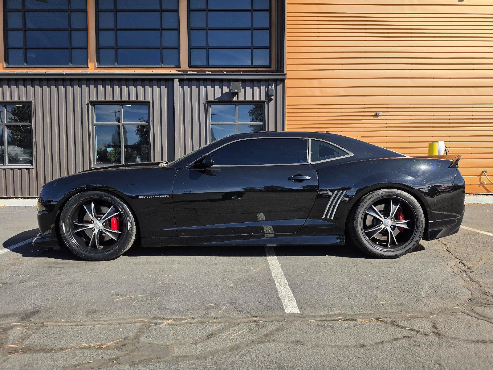 Used 2011 Chevrolet Camaro SS RWD image 2