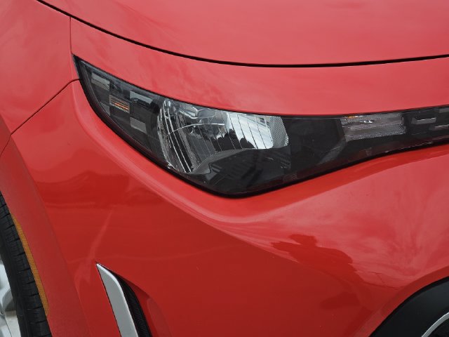 Used 2024 Kia Soul LX w/ LX Technology Package FWD image 9
