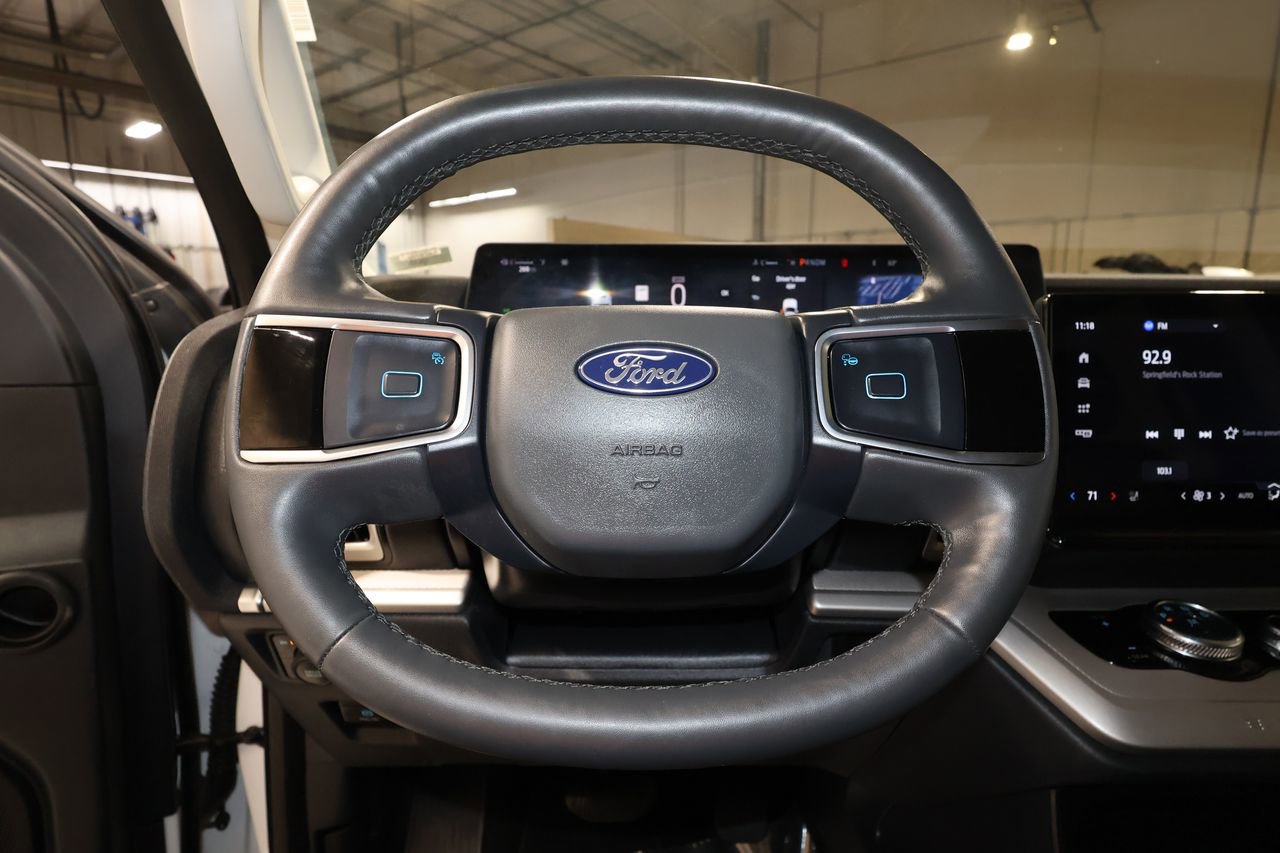 Used 2025 Ford Expedition Active AWD/4WD image 10