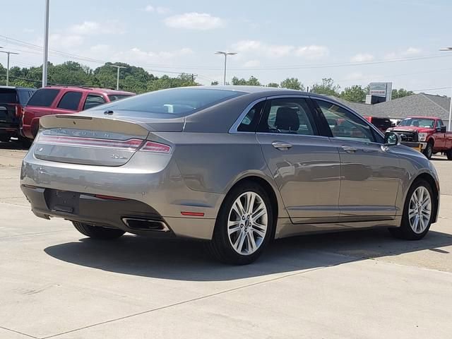 Used 2016 Lincoln MKZ FWD image 4