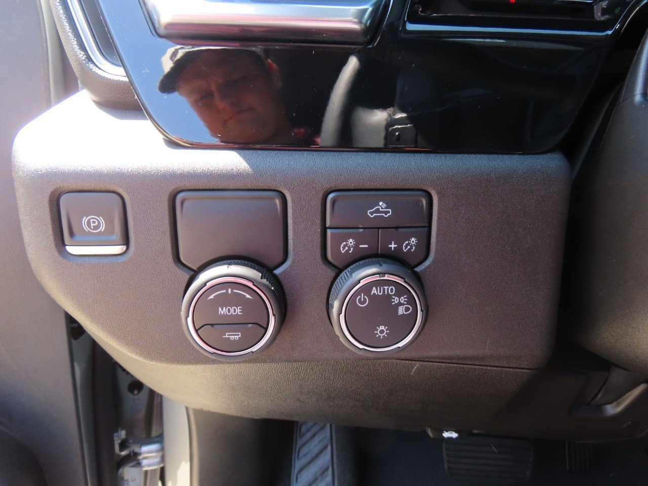 Used 2024 Chevrolet Silverado 1500 LT RWD image 24