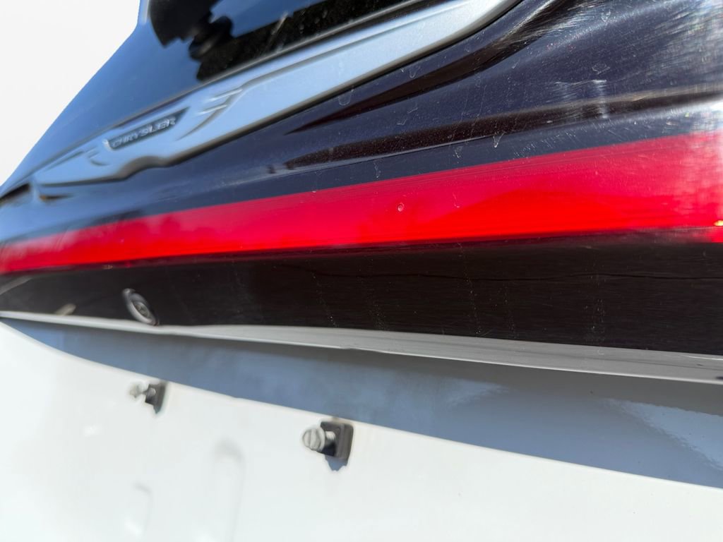 Certified 2023 Chrysler Pacifica Limited FWD image 17