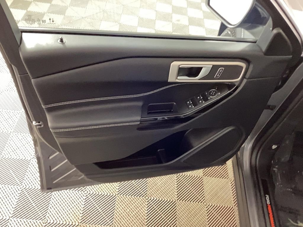 Used 2024 Ford Explorer ST image 19