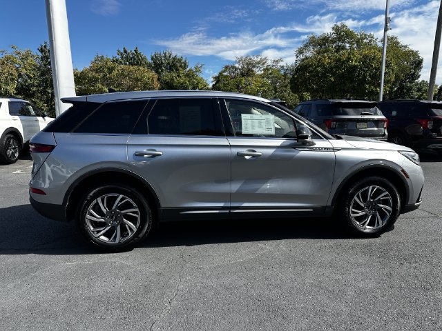 Certified 2023 Lincoln Corsair AWD w/ Equipment Group 101A image 4