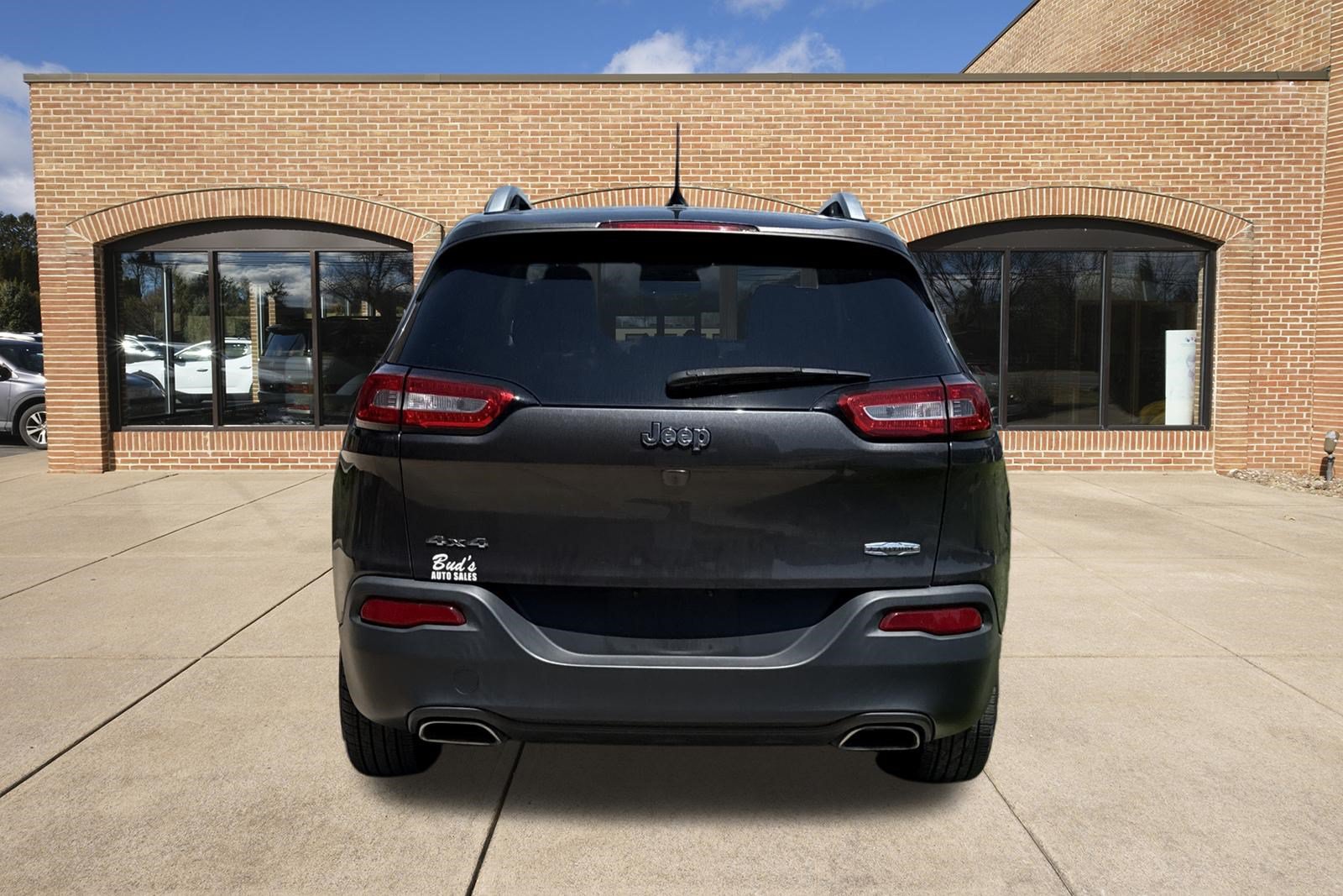 Used 2015 Jeep Cherokee Latitude w/ Cold Weather Group AWD/4WD image 4
