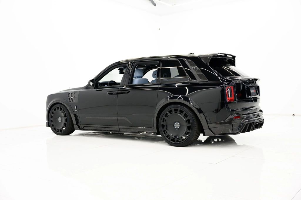 Used 2025 Rolls-Royce Cullinan AWD/4WD image 27