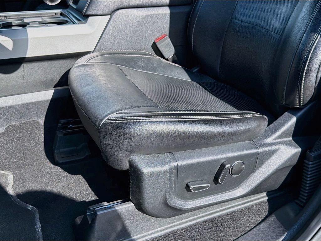 Used 2019 Ford F350 Lariat w/ Chrome Package AWD/4WD image 22