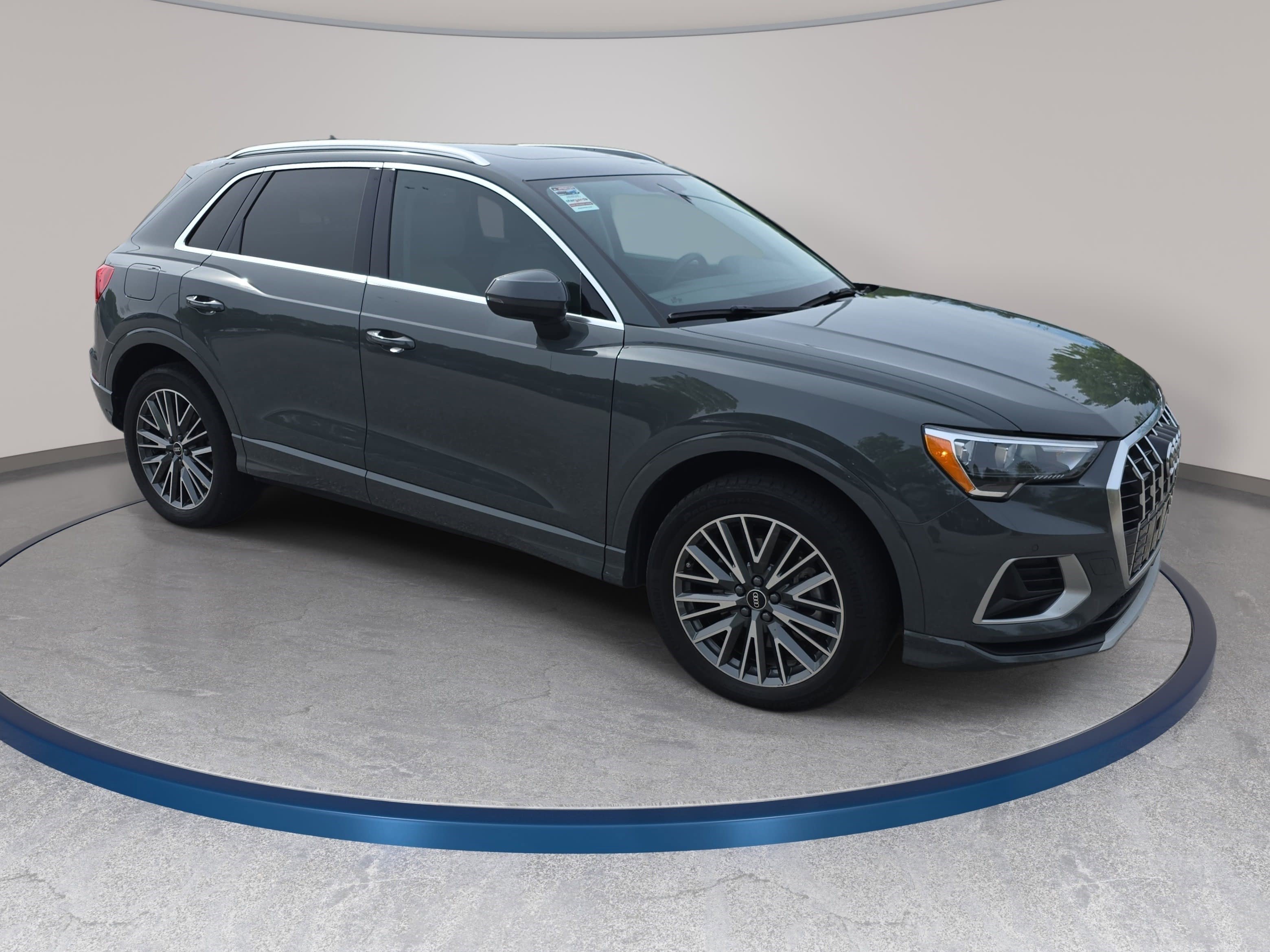 Used 2022 Audi Q3 2.0T Premium image 3