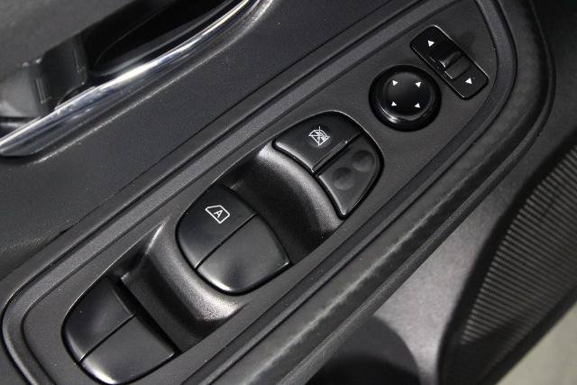 Certified 2020 Nissan Versa SV FWD image 20