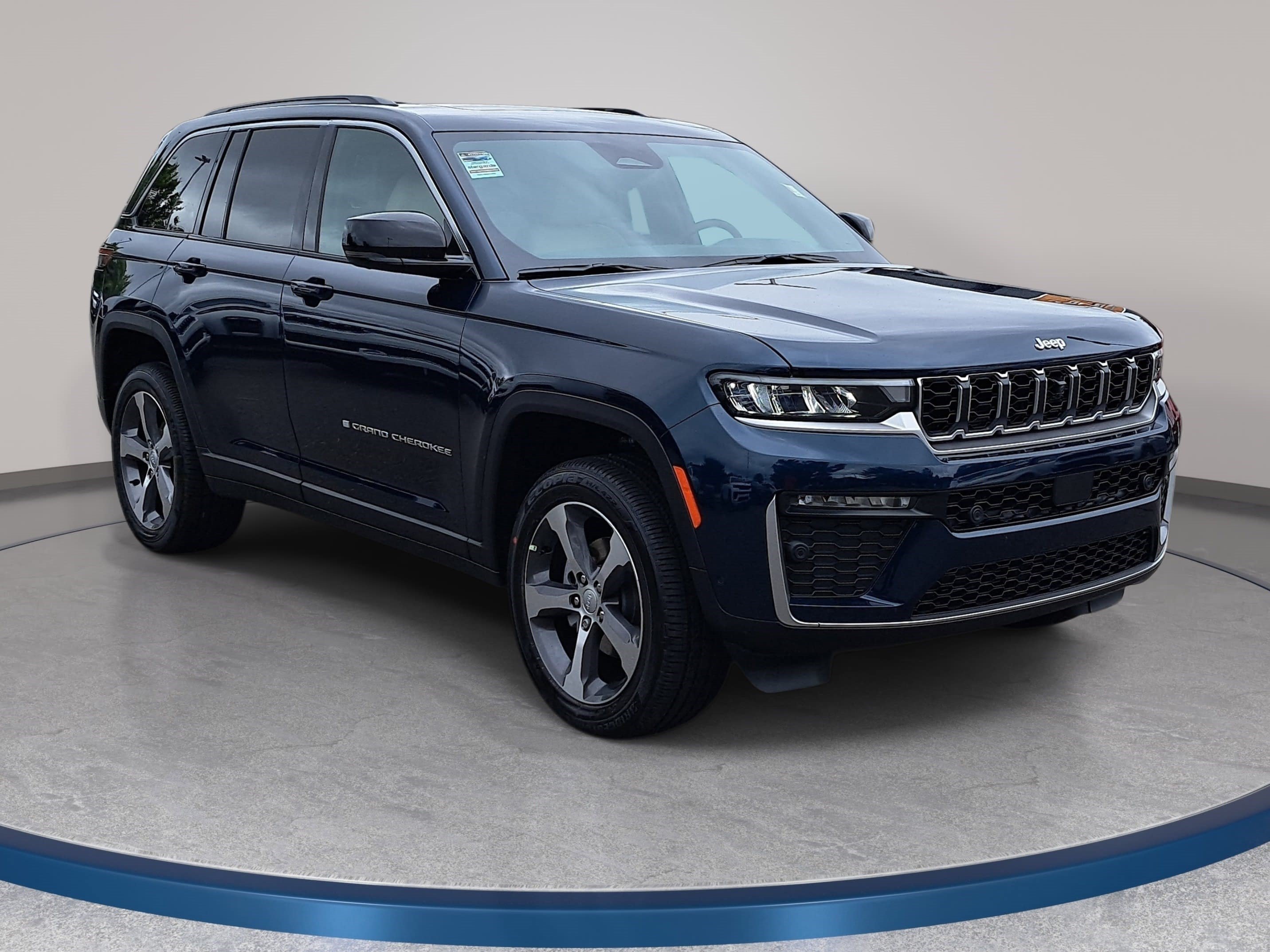 New 2026 Jeep Grand Cherokee Limited w/ Luxury Tech Group II AWD/4WD image 3