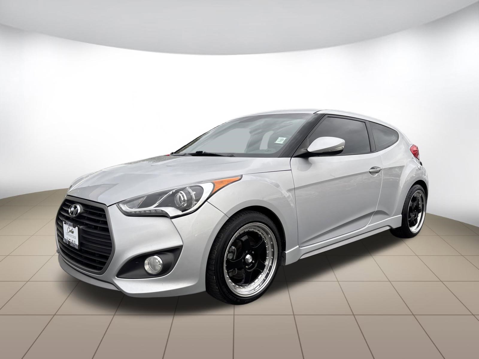 Used 2016 Hyundai Veloster Turbo image 3