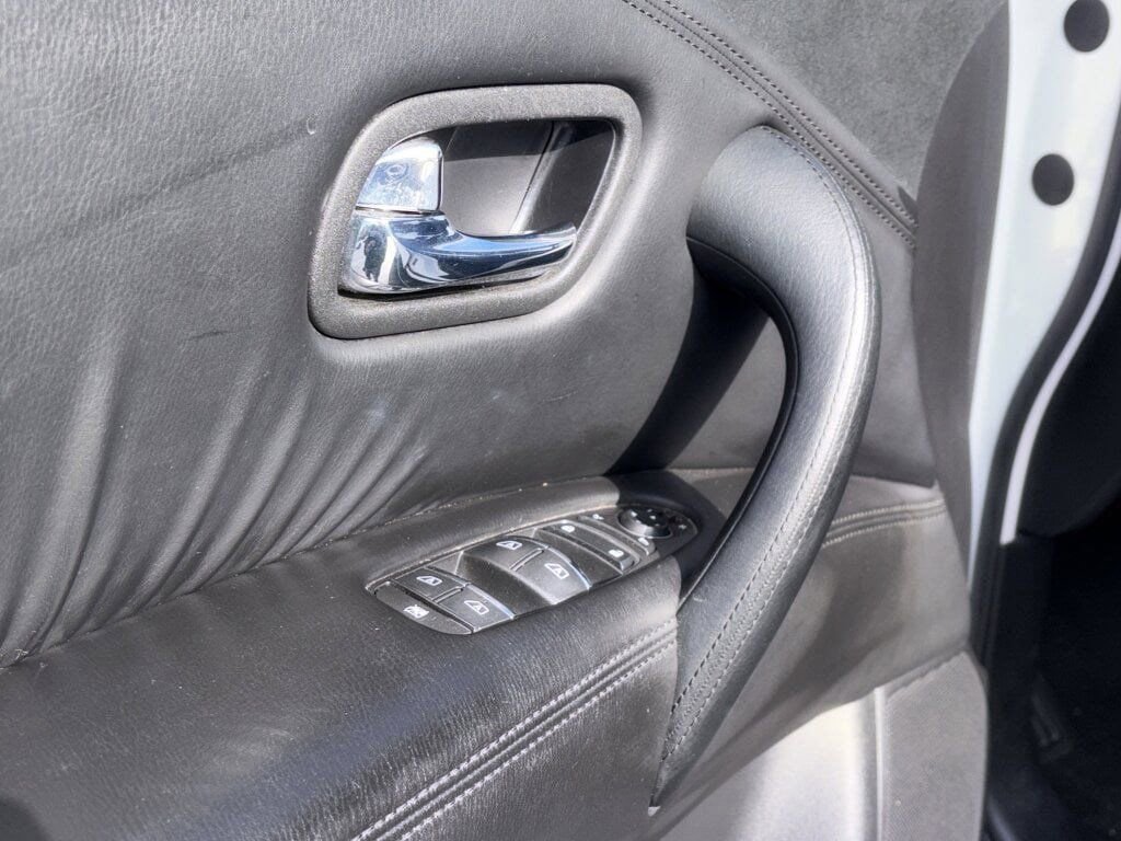 Used 2024 Nissan Armada SV image 29