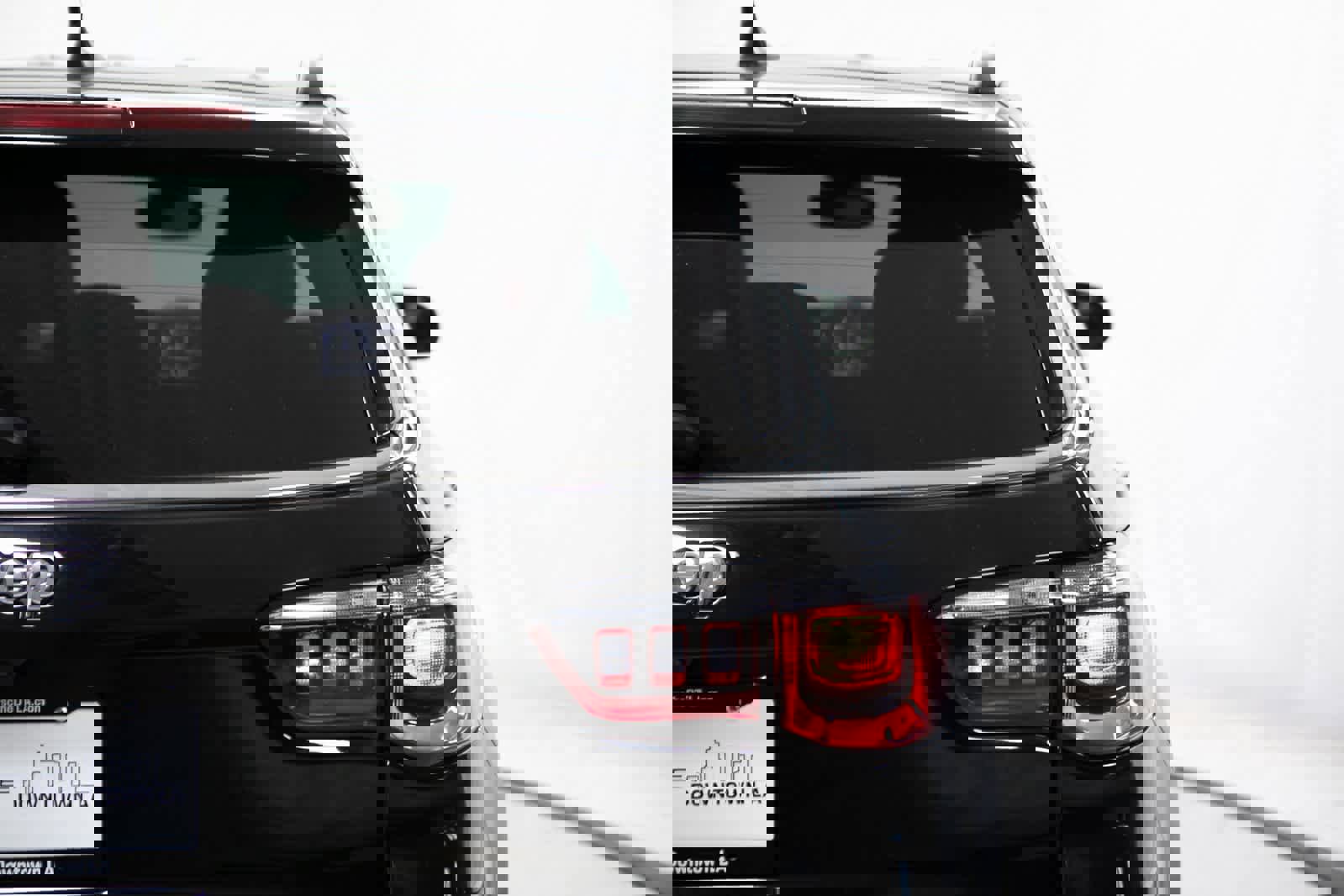 Used 2023 Jeep Compass Latitude image 32