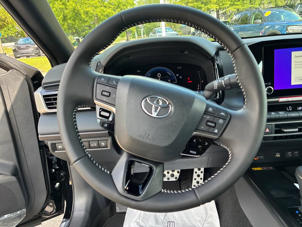 New 2026 Toyota Camry Hybrid FWD image 19