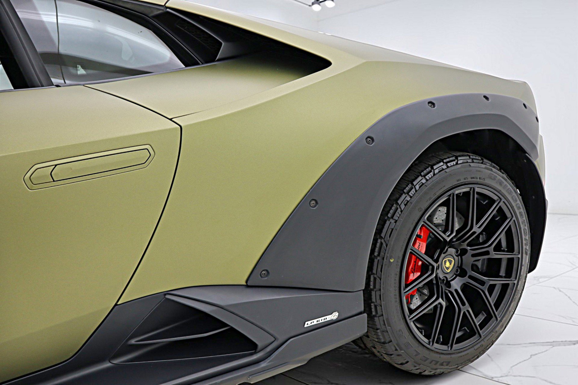 Used 2023 Lamborghini Huracan Sterrato image 19