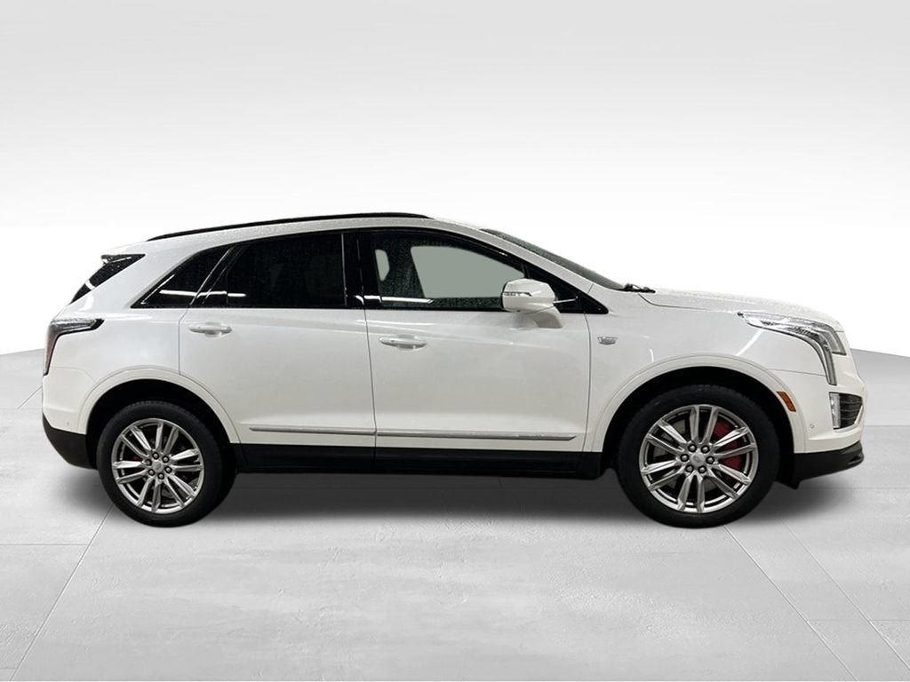 Certified 2023 Cadillac XT5 Sportv w/ Technology Package AWD/4WD image 2