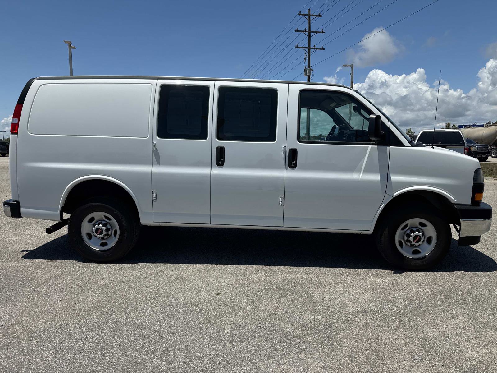 Used 2023 GMC Savana 2500 w/ Driver Convenience Package RWD video 2