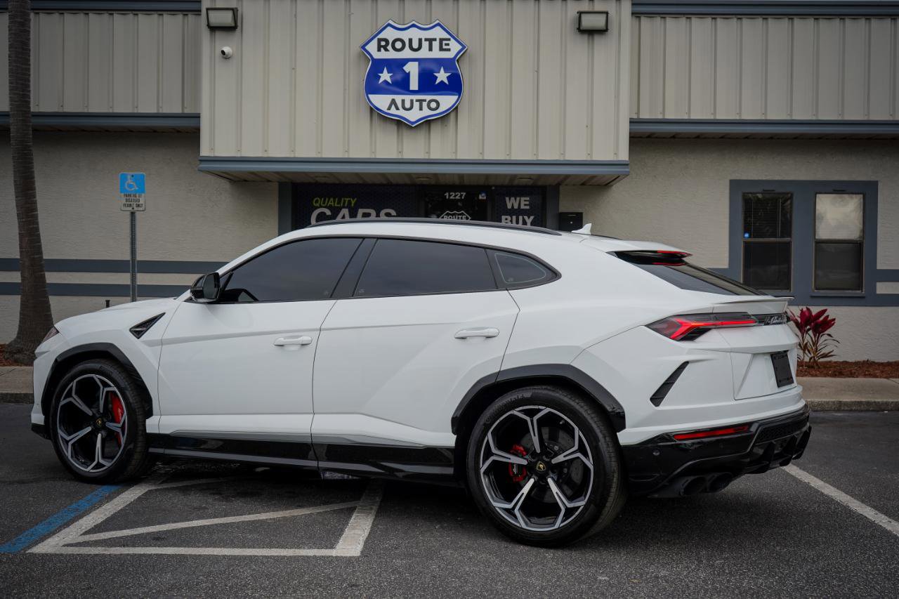 Used 2019 Lamborghini Urus image 2
