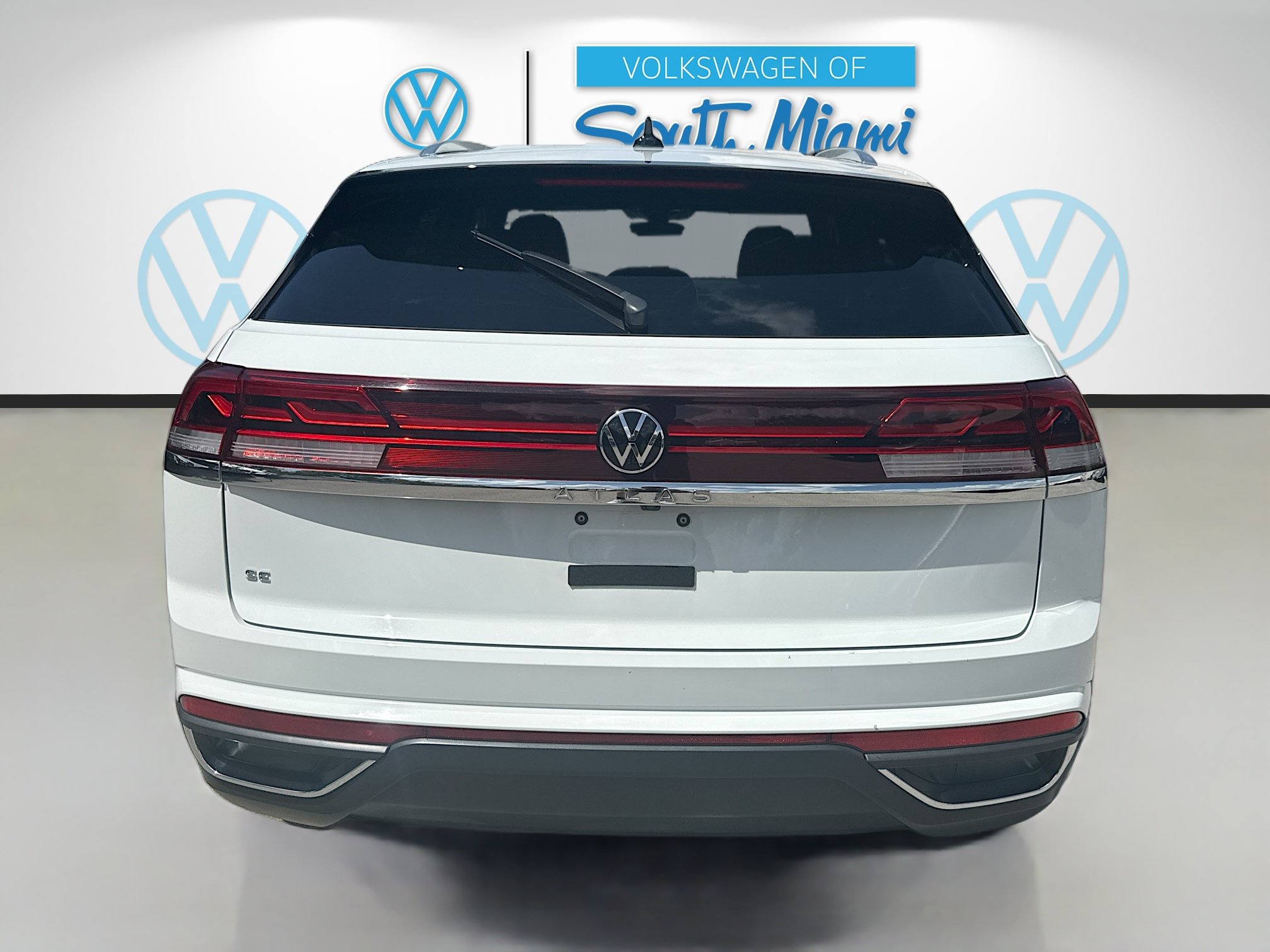 Certified 2024 Volkswagen Atlas Cross Sport SE FWD image 6