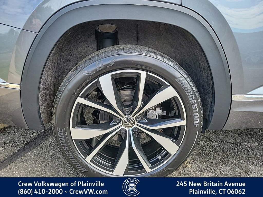 Certified 2024 Volkswagen Atlas SEL Premium R-Line AWD/4WD image 19