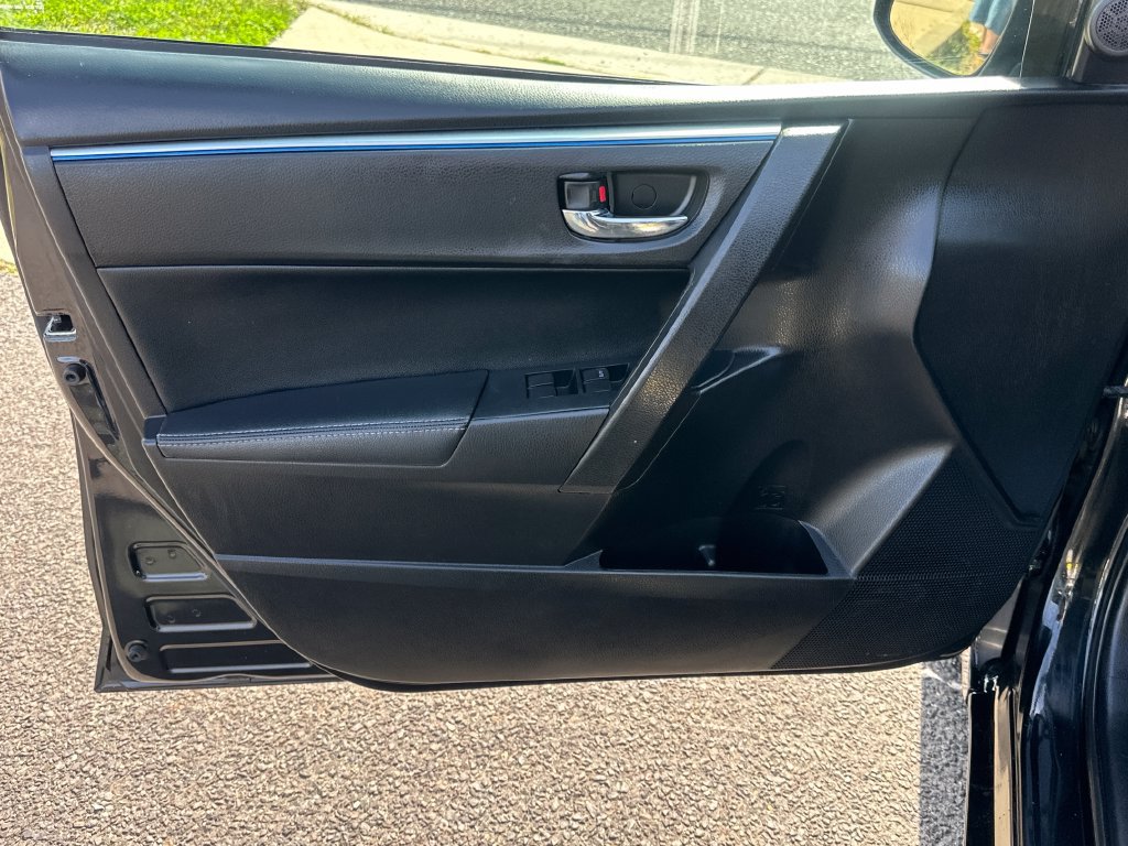 Used 2016 Toyota Corolla S FWD image 12