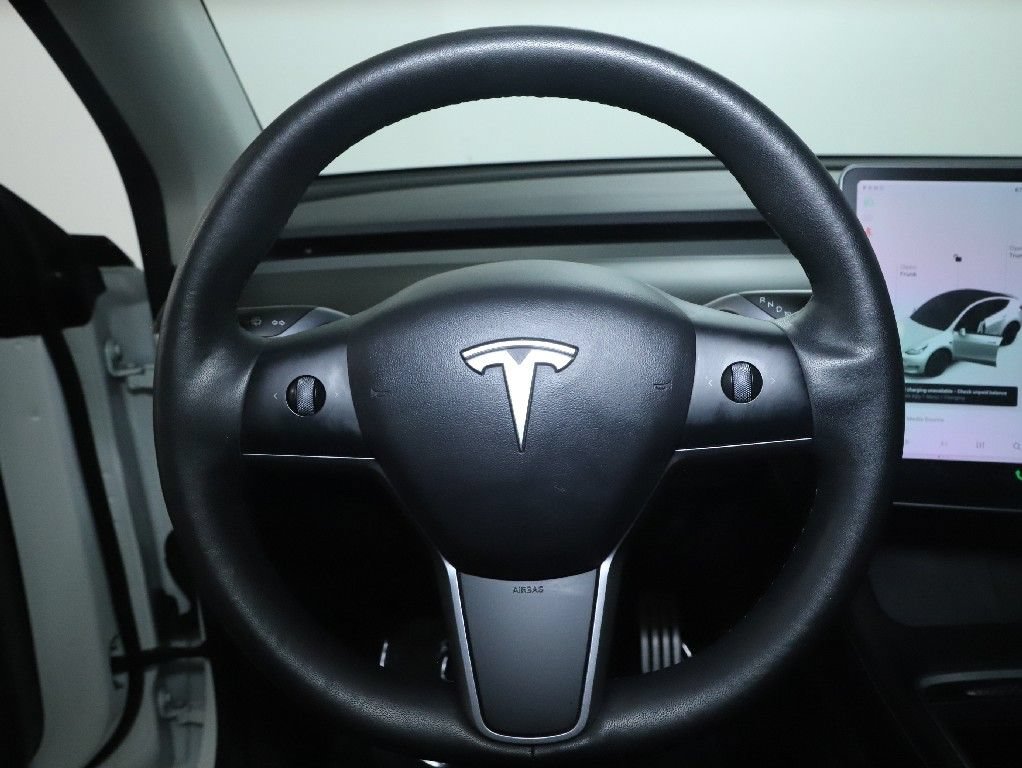 Used 2022 Tesla Model Y Performance AWD/4WD image 22