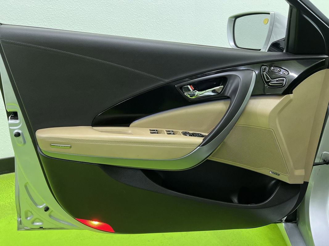 Used 2013 Hyundai Azera w/ Technology Pkg FWD image 14