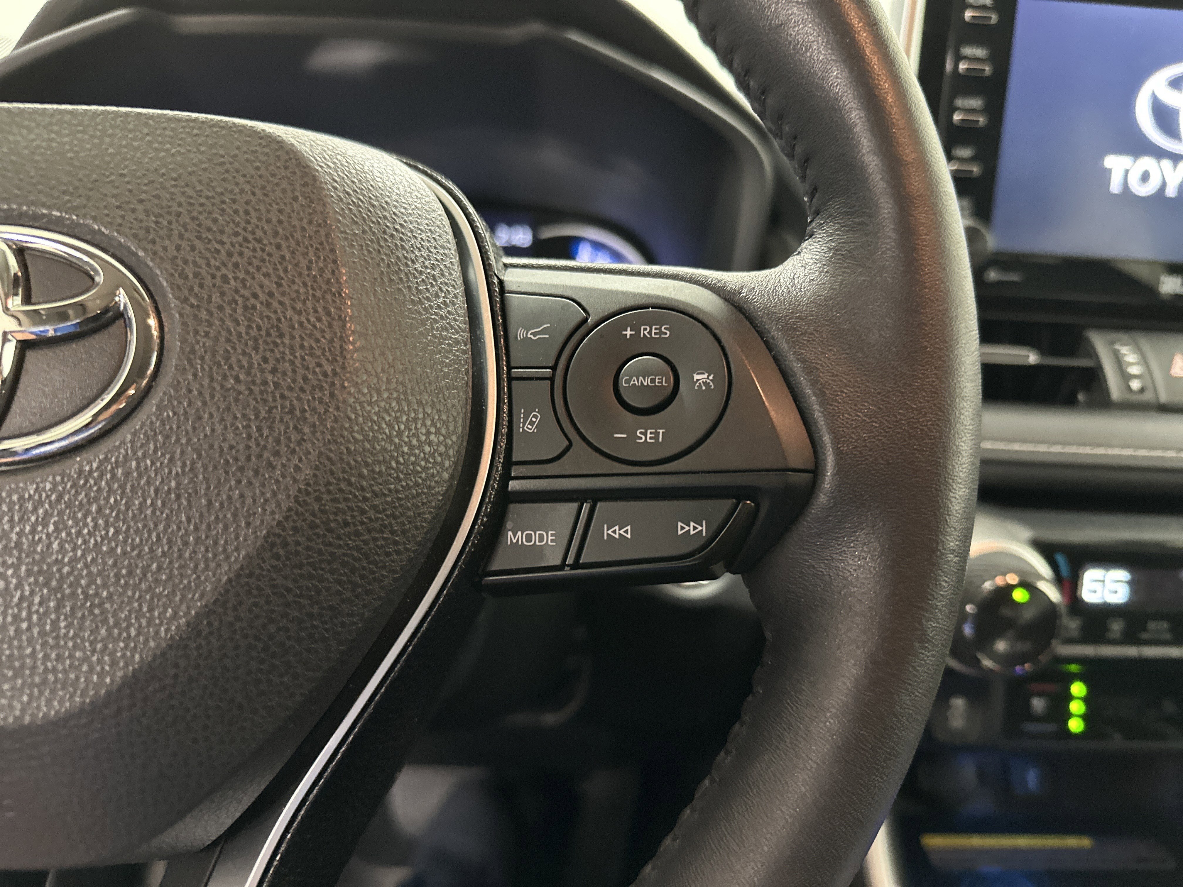 Used 2021 Toyota RAV4 Limited image 20