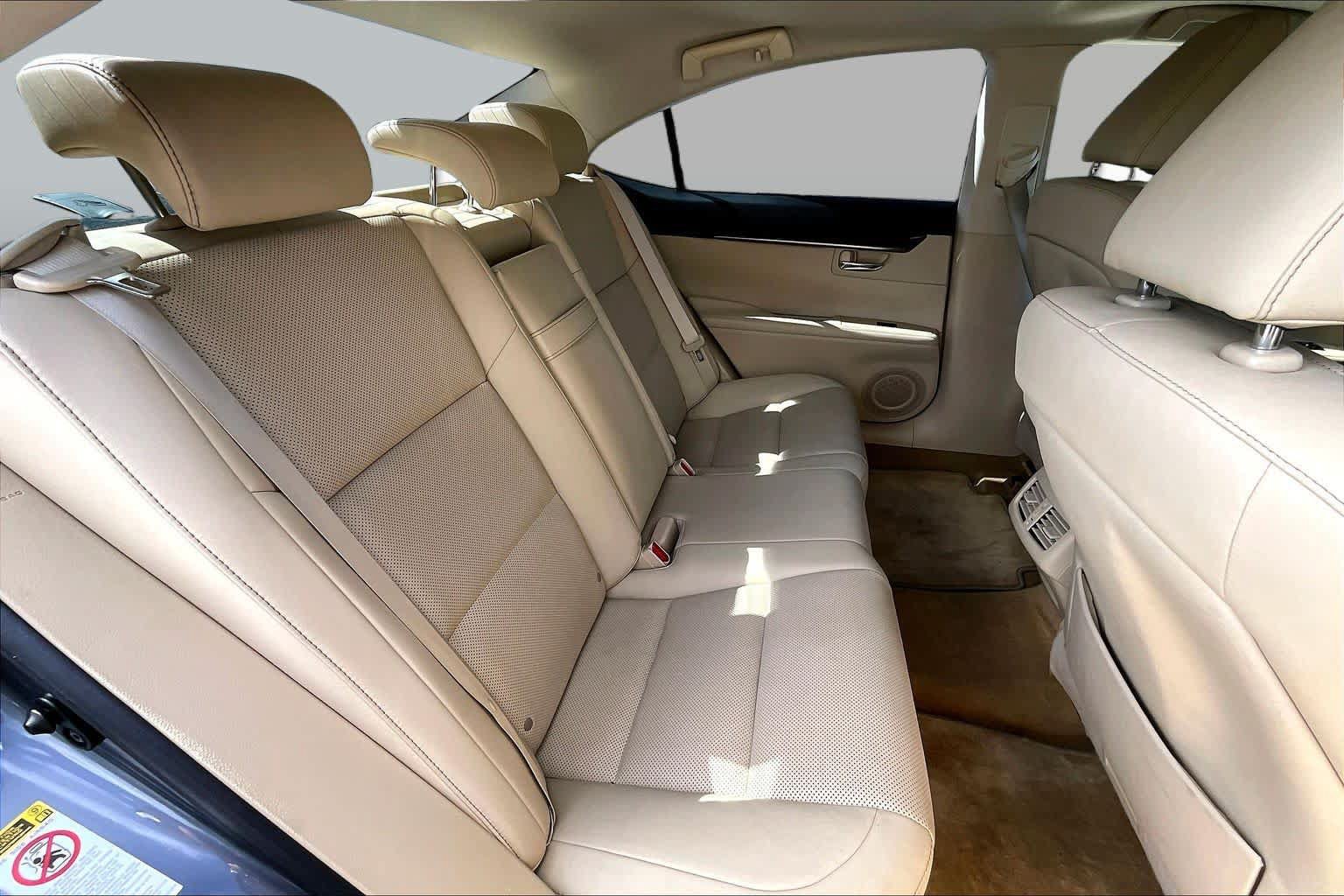 Used 2015 Lexus ES 350 w/ Premium Package FWD image 19