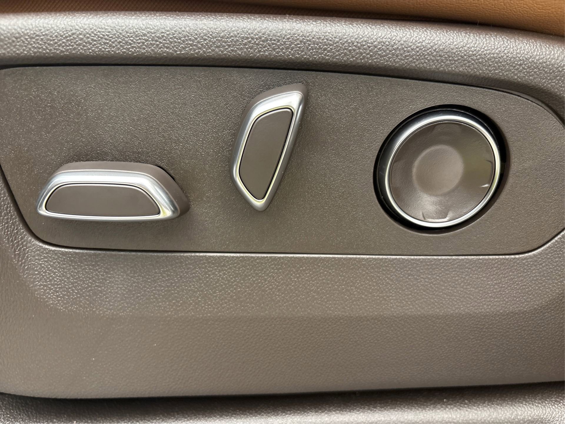 New 2025 Cadillac Escalade Premium Luxury w/ Touring Package image 19