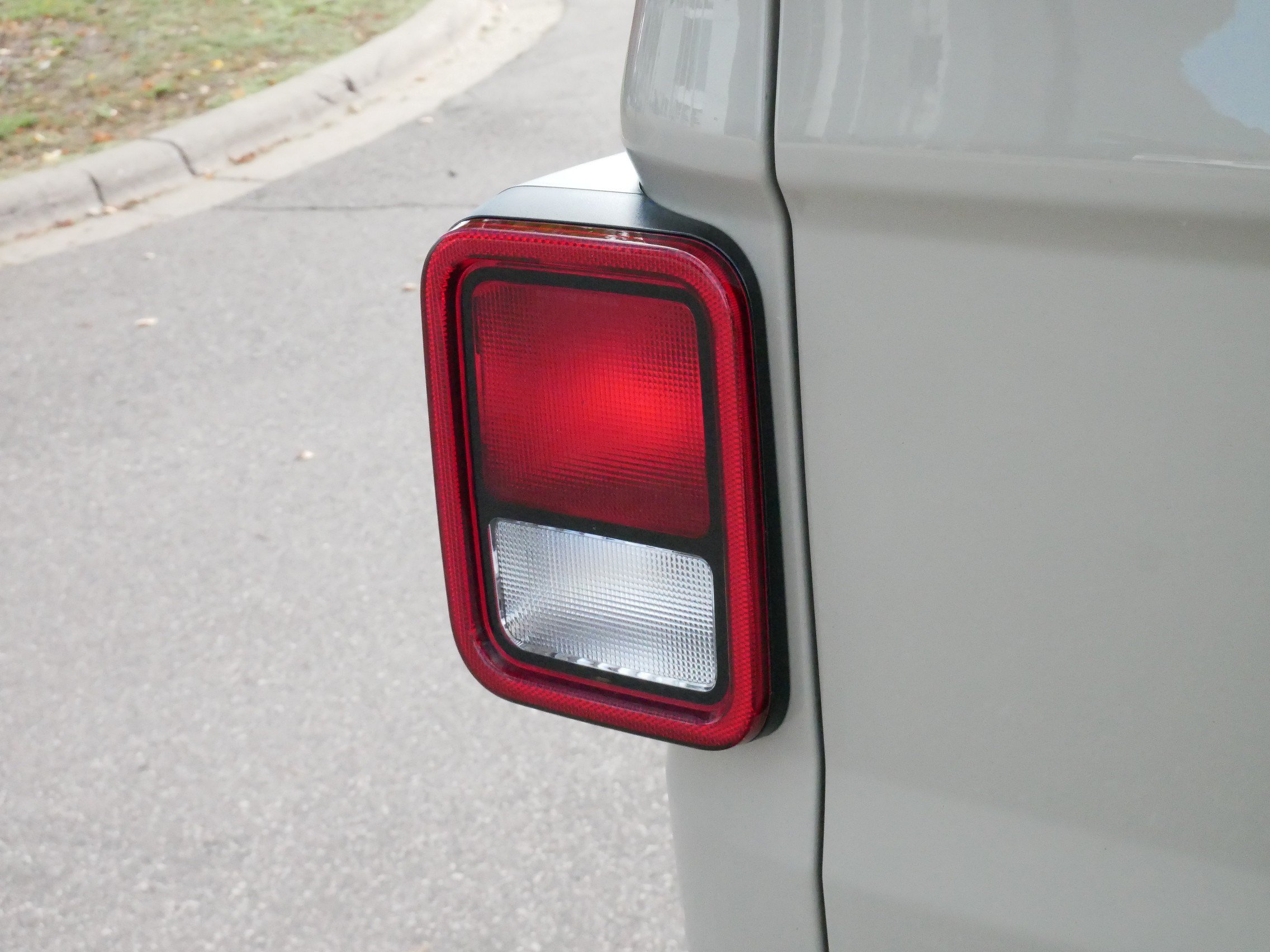 Used 2022 Jeep Gladiator Rubicon w/ Cold Weather Group AWD/4WD image 17
