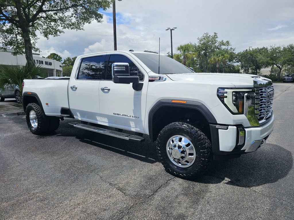 Used 2025 GMC Sierra 3500 Denali w/ Denali Reserve Package AWD/4WD image 2